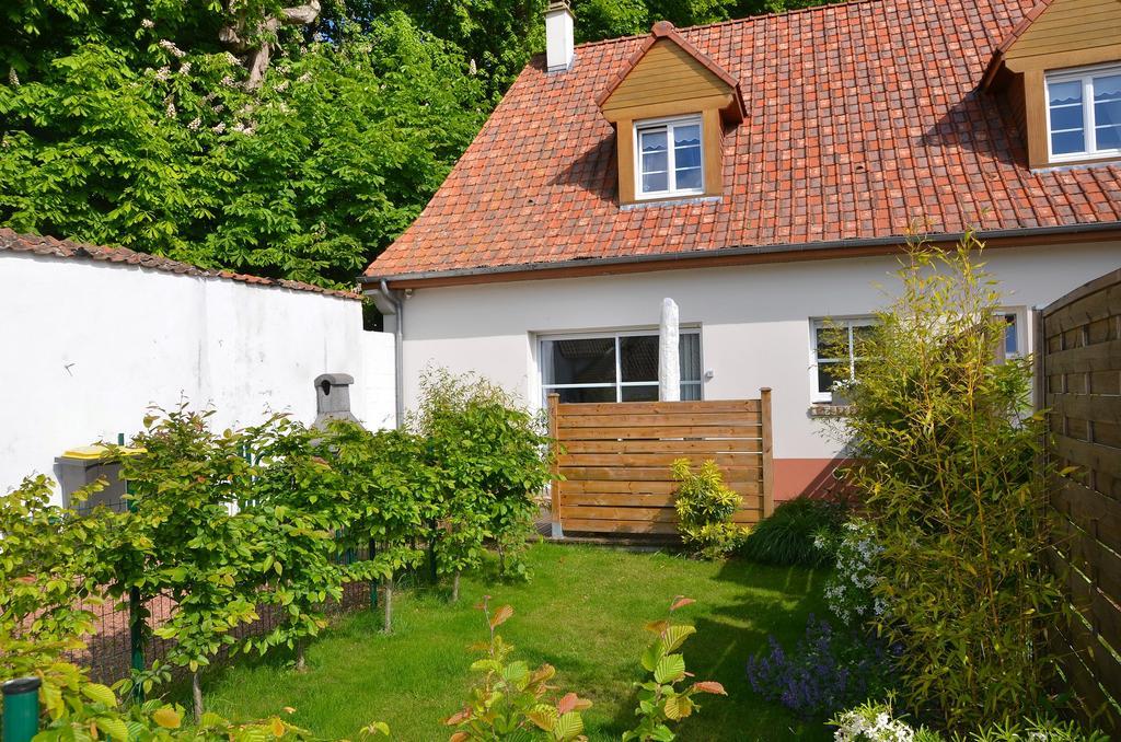 Whitley Cottage Condette エクステリア 写真